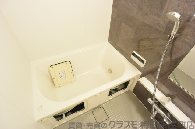 バス・シャワールーム　清潔感のあるお風呂