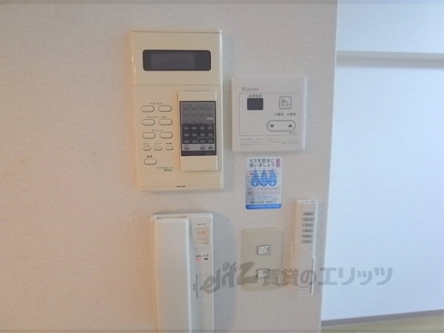 その他設備　給湯器リモコン
