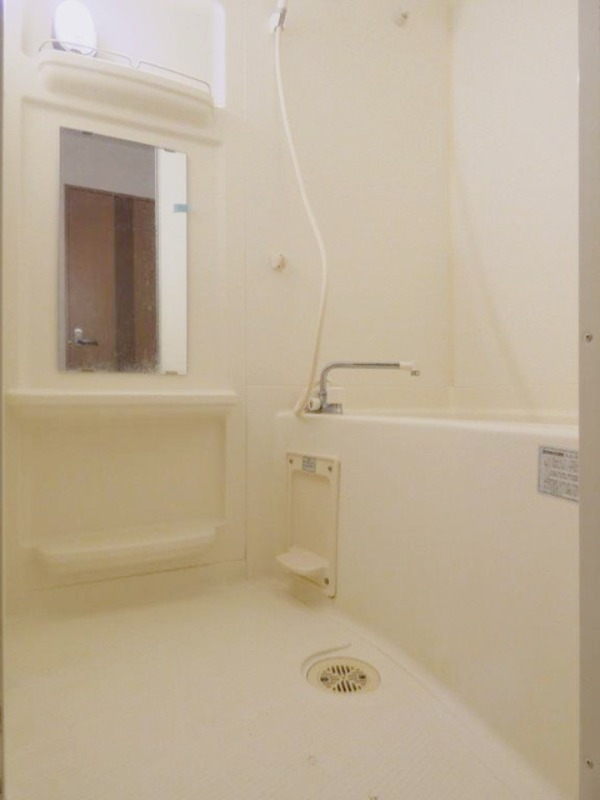 バス・シャワールーム　図面と現状に相違がある場合には現状を優先