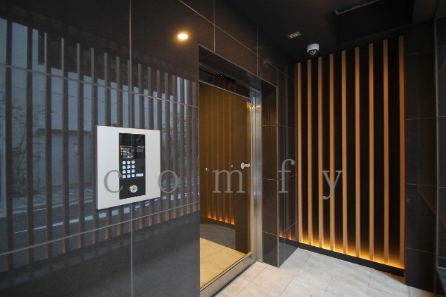 エントランス　オートロック完備