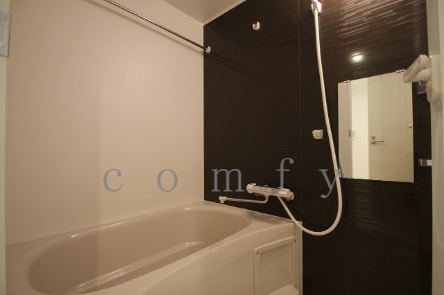 バス・シャワールーム　浴室乾燥機付きバス