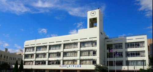 小学校　余丁町小学校（小学校）まで486m