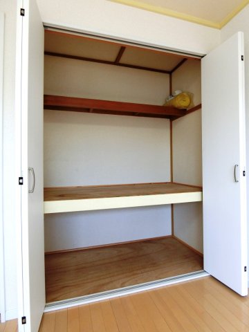 収納　押入れ