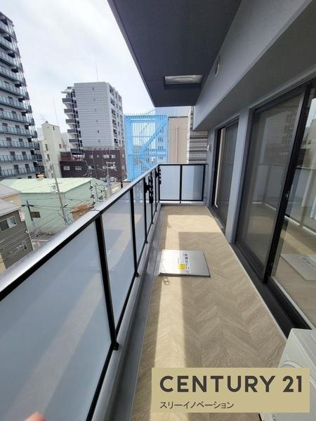 バルコニー　★物干しスペースたっぷり★