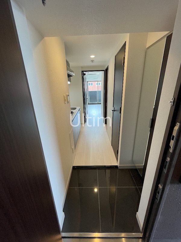 玄関　全て違うお部屋（同じ間取り）の写真です