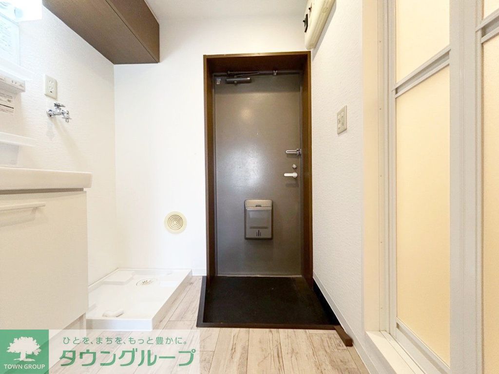 玄関　お部屋探しは株式会社　タウンハウジング　までお気軽にお問合…