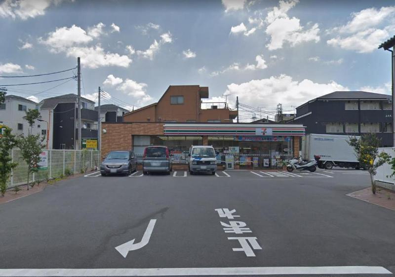 コンビニ　セブンイレブン 足立青井５丁目店（コンビニ）まで50m