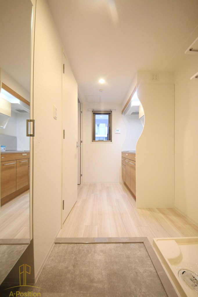 玄関　セレニテ難波グランデシュッド