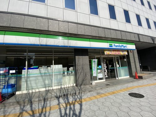 コンビニ　ファミリーマート 谷九駅前店（コンビニ）まで287m