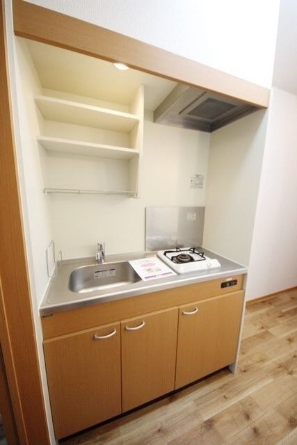 キッチン　同物件別部屋写真