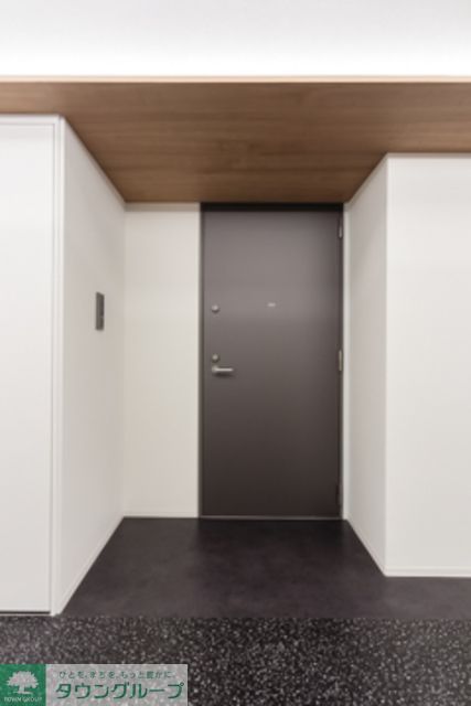 玄関　※写真は同タイプ住戸です。