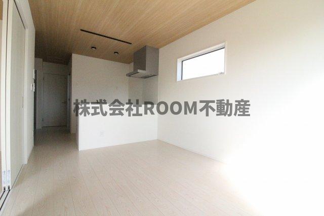 居室・リビング　こちらのリビングで趣味の時間をお楽しみください