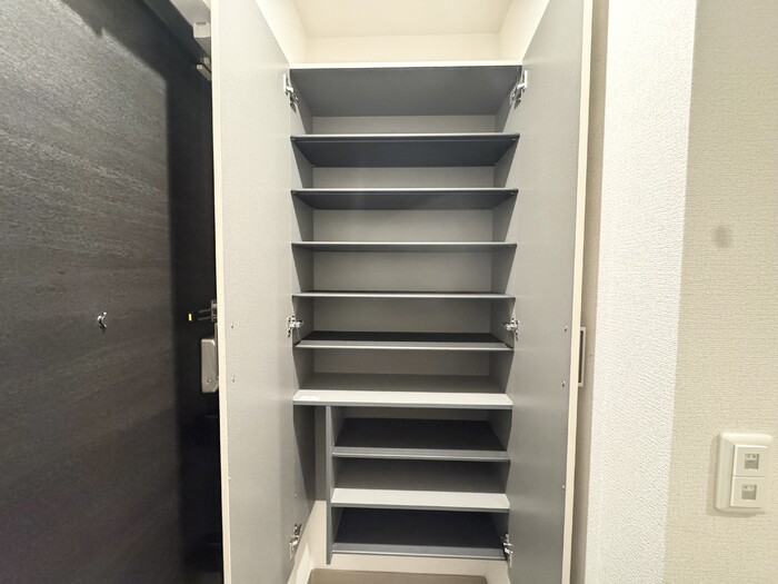 収納　シューズボックス