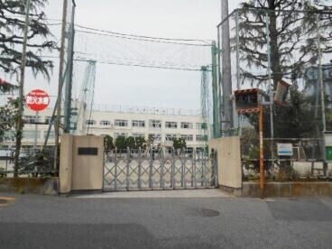 中学校　品川区立大崎中学校（中学校）まで452m