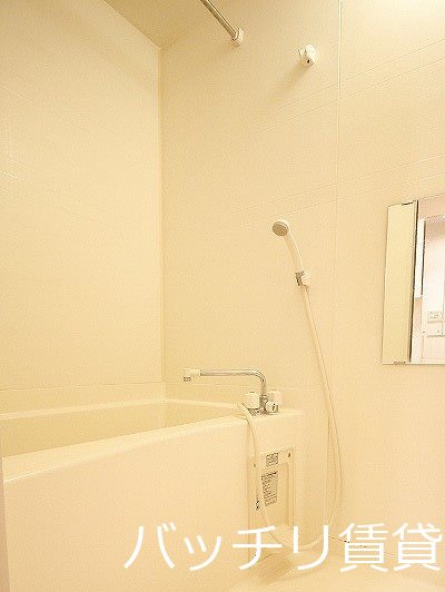 バス・シャワールーム　別号室タイプの為、現状を優先致します。