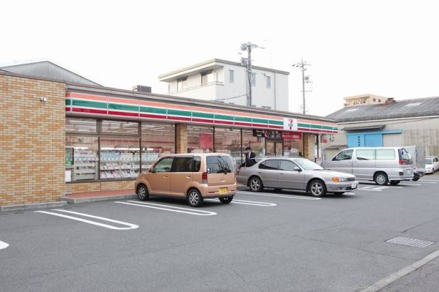 コンビニ　セブンイレブン名古屋小碓4丁目店（コンビニ）まで95m