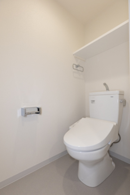 トイレ　※写真は同タイプ住戸です。