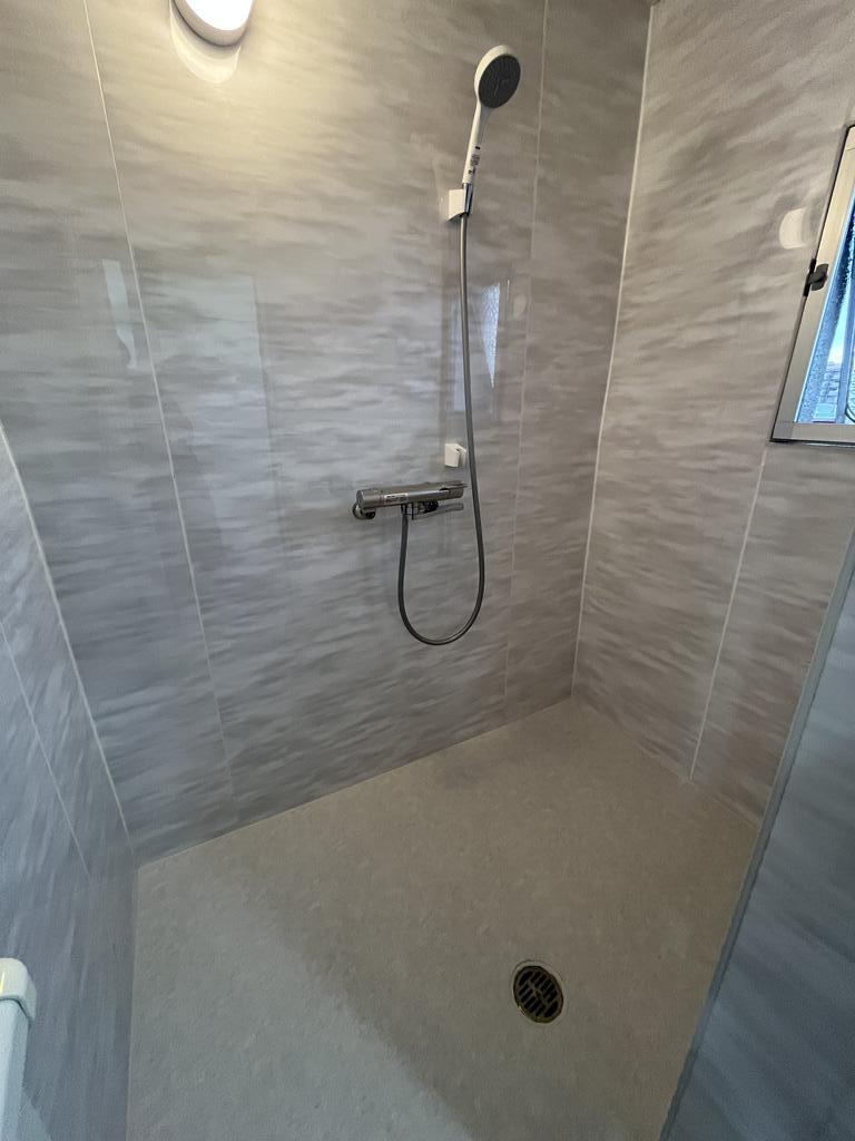 バス・シャワールーム　綺麗なシャワールームに改装済み！