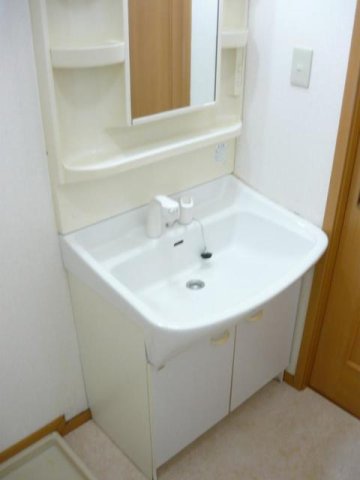 洗面設備　脱衣スペースもあります
