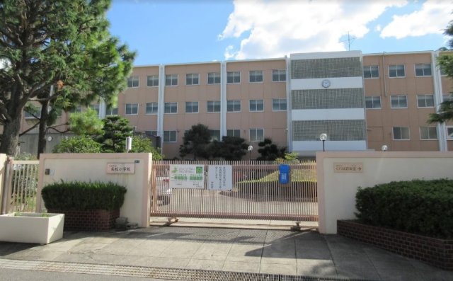 小学校　池田市立呉服小学校（小学校）まで398m