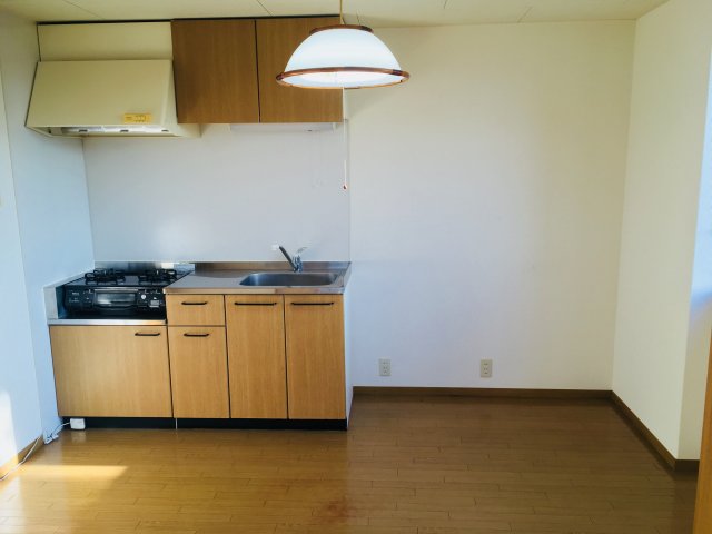 キッチン　コンパクトなキッチンで掃除もラクラク