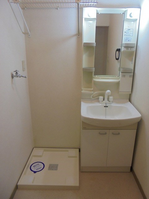 洗面設備　写真は202号室です（参考）