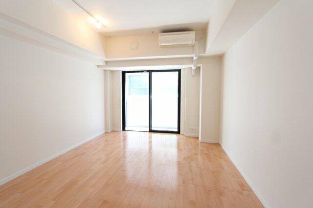 バルコニー　浴室乾燥機完備