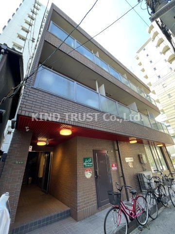 建物外観　落ち着いた雰囲気の外観です