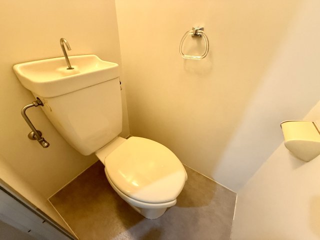 トイレ　コンパクトで使いやすいトイレです♪