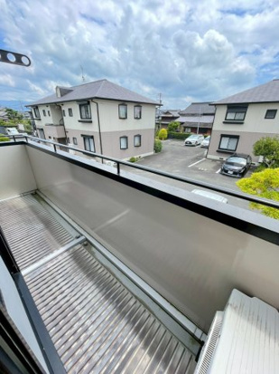 バルコニー　お洗濯にも便利なバルコニー付き