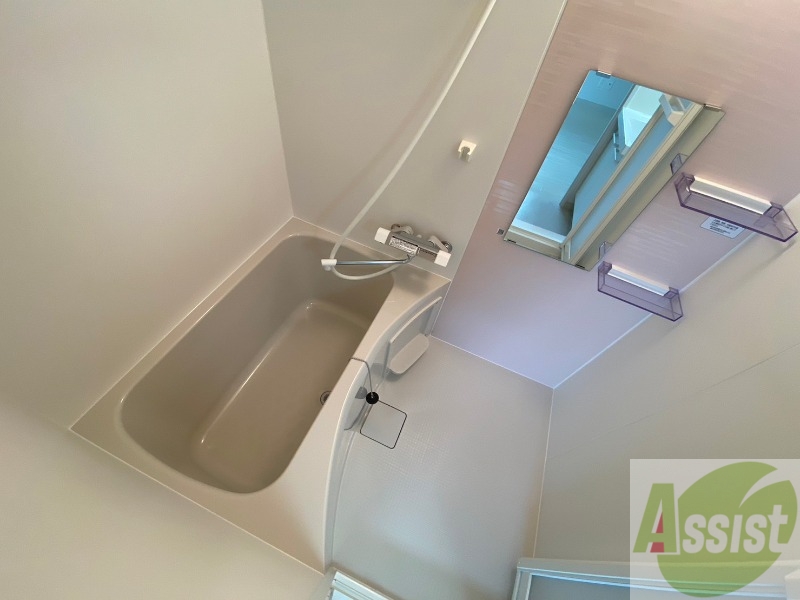 バス・シャワールーム　お風呂になります。一日の疲れを癒してくださいね。