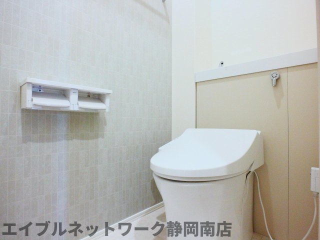 トイレ　清潔感のあるトイレです