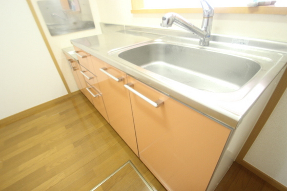 キッチン　※別部屋の写真です