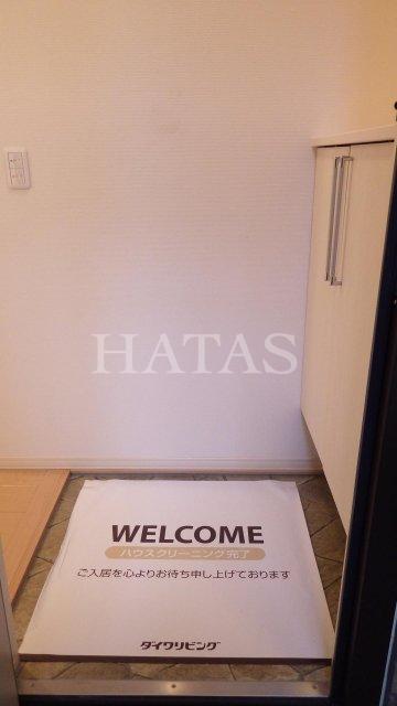玄関　同物件別部屋です。