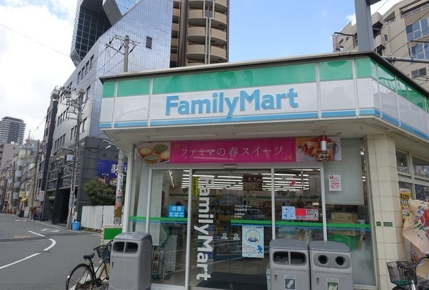 コンビニ　ファミリーマート天満駅前店（コンビニ）まで80m