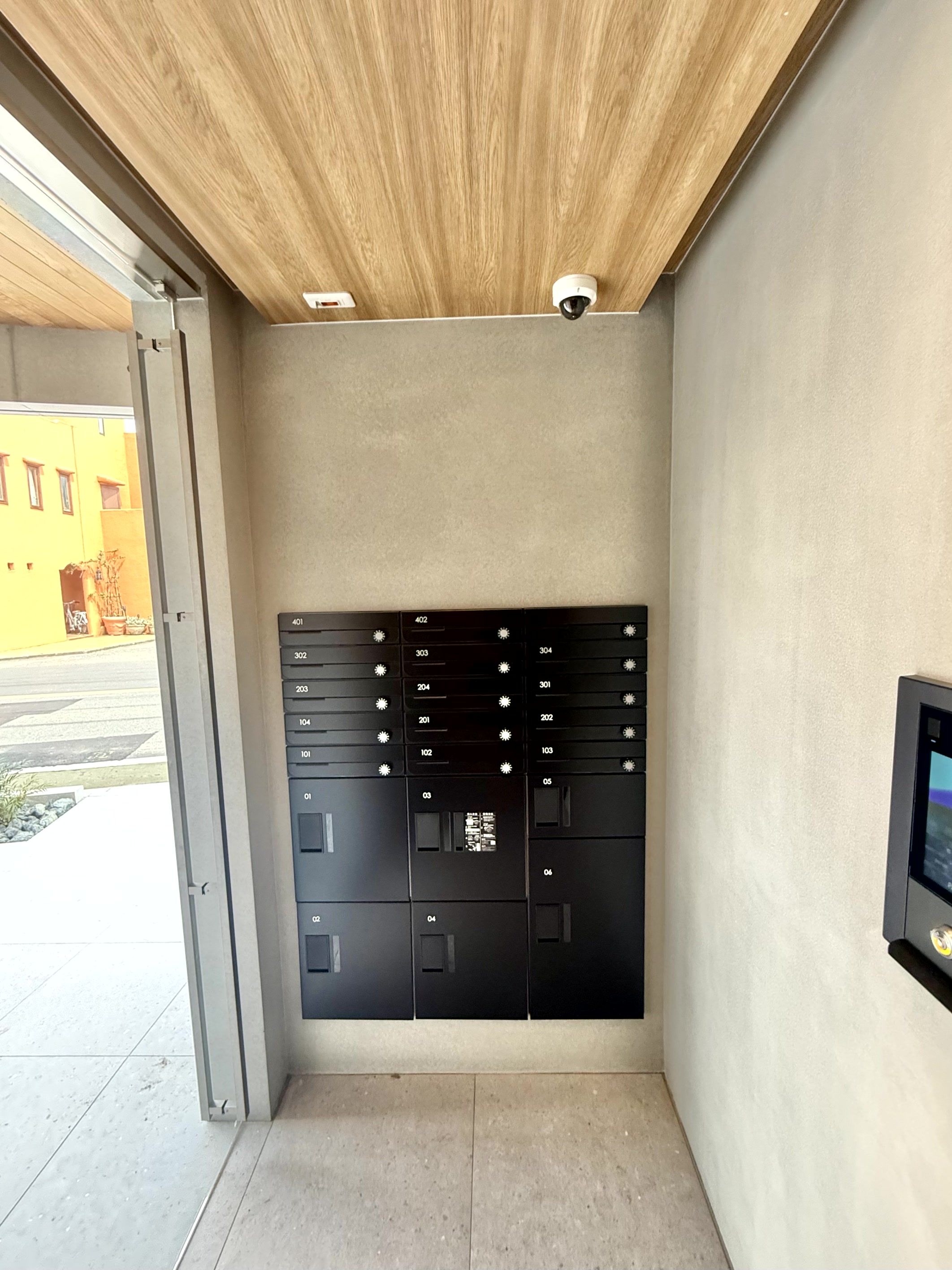 セキュリティ　宅配ＢＯＸ、ディンプルキー、置配対応オートロック、防犯カメラ
