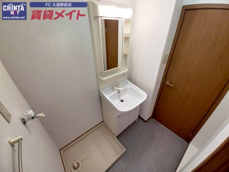 洗面設備　反転同型タイプ写真