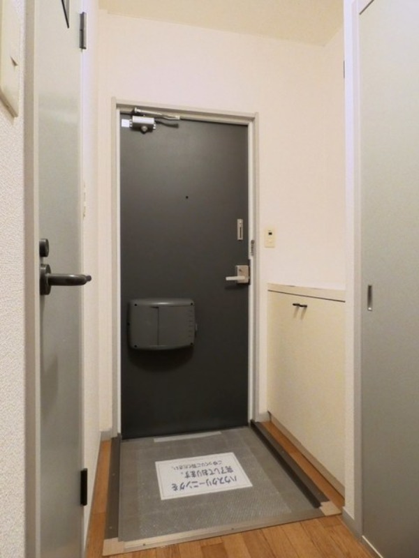 玄関　図面と現状に相違がある場合には現状を優先