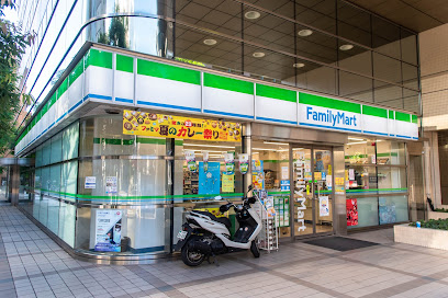コンビニ　ファミリーマート 芝二丁目店（コンビニ）まで99m