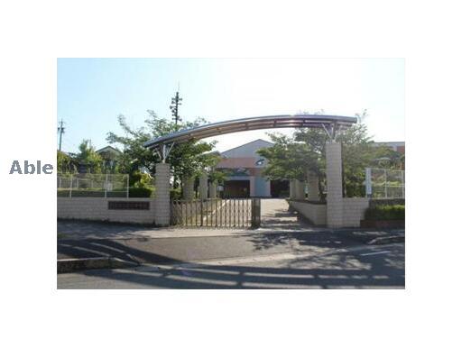 中学校　豊橋市立東陵中学校（中学校）まで1609m