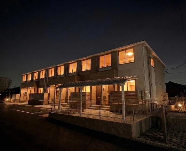 建物外観　外観写真（夜）