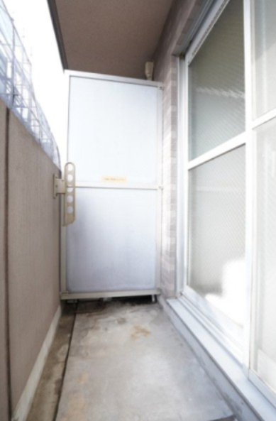 バルコニー　反転タイプ・別部屋参考写真