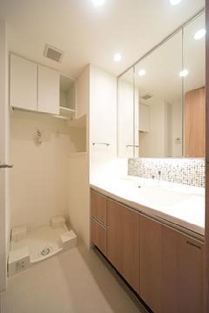 洗面設備　※写真は同タイプ住戸です。