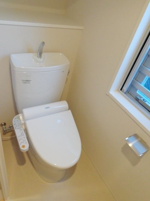 トイレ　ウォシュレット付き