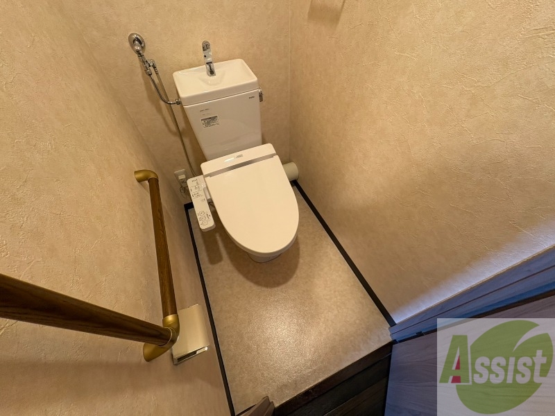 トイレ　こちらはトイレです。清潔感があり、安心して使用できます。