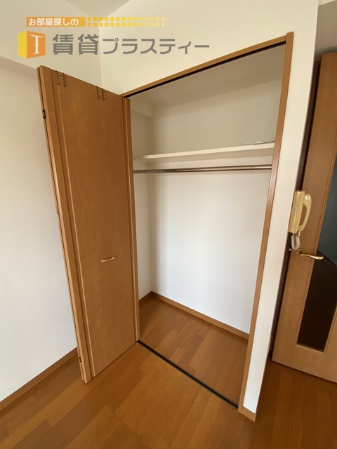 収納　お洋服もかけられます。