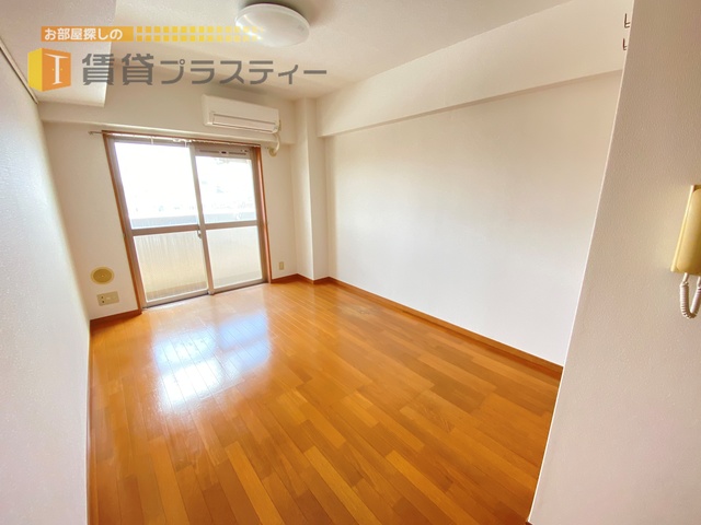 居室・リビング　シンプルなお部屋が１番ですね。