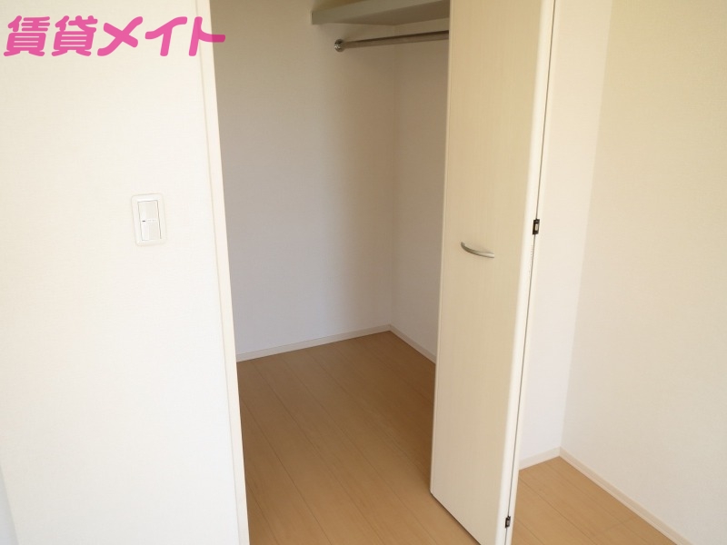収納　同型参考写真