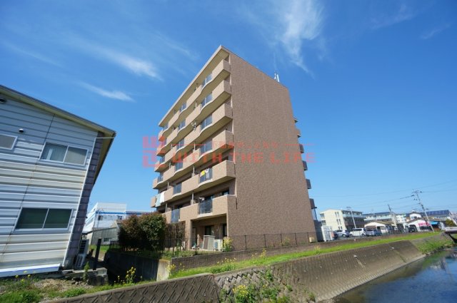 建物外観　外観は落ち着いています