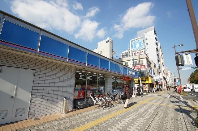 コンビニ　ローソン「鶴見中央4丁目店」（コンビニ）まで102m